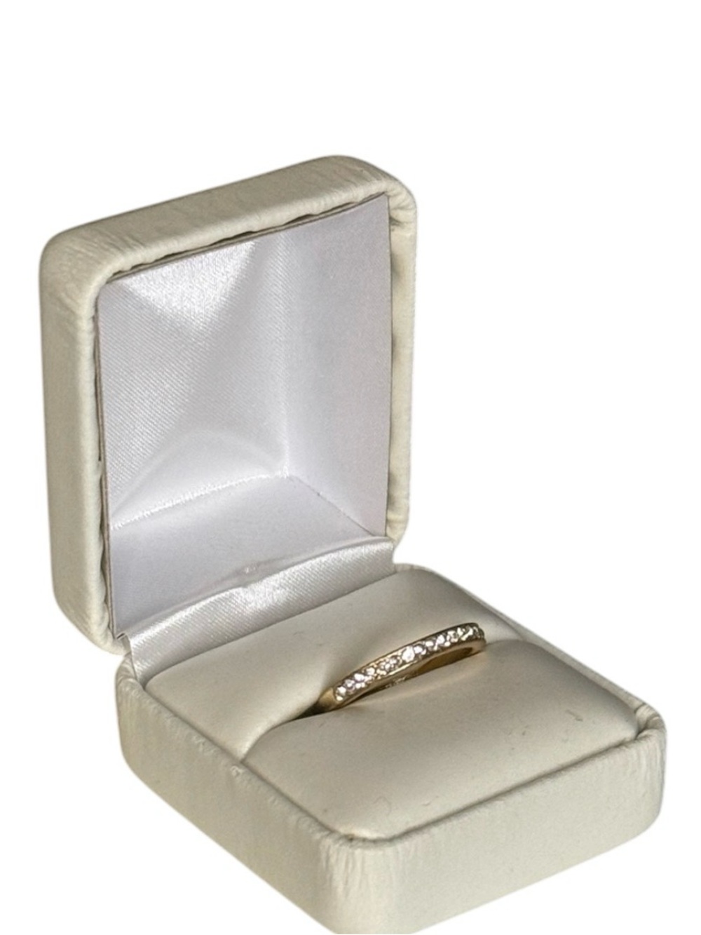 Amazon gold diamond eternity-style band Ring size 7.5